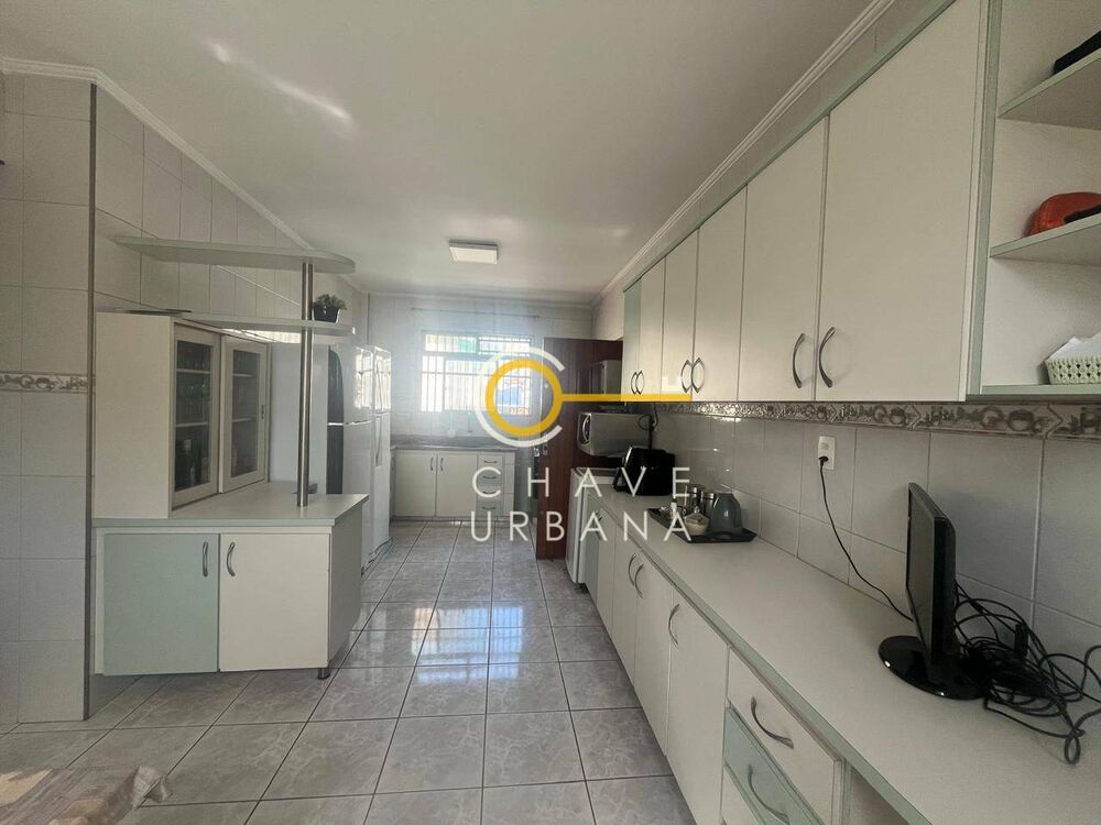 Casa à venda com 4 quartos, 173m² - Foto 4