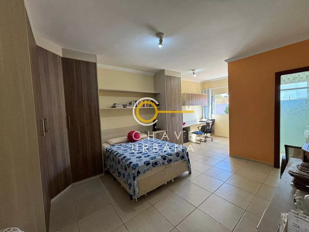 Chácara à venda com 5 quartos, 696m² - Foto 11