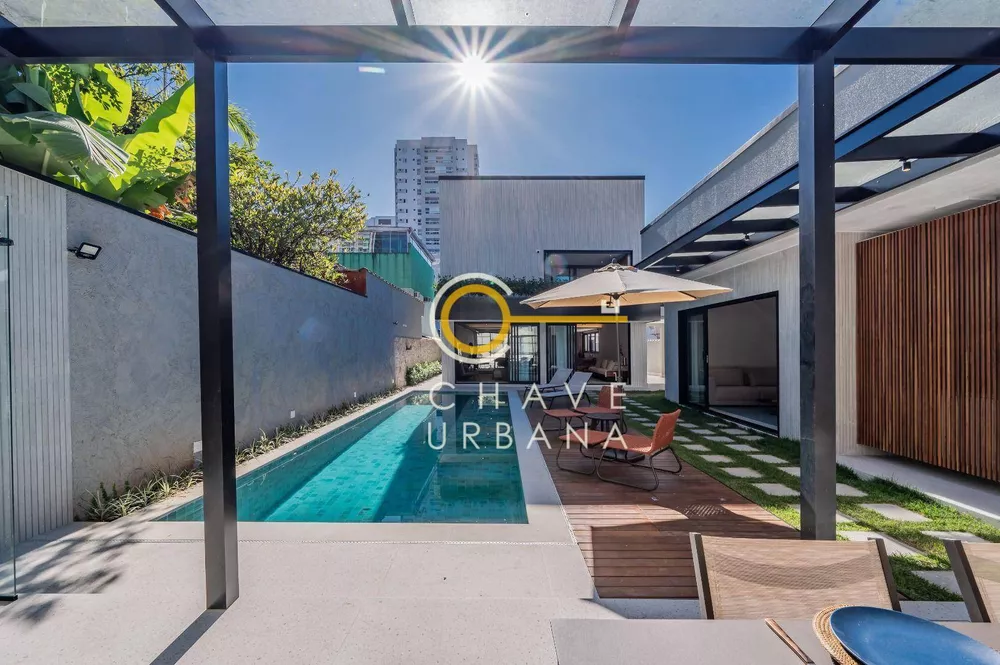 Casa à venda com 4 quartos, 370m² - Foto 2