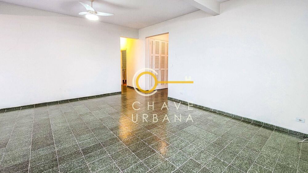 Apartamento à venda com 3 quartos, 157m² - Foto 2