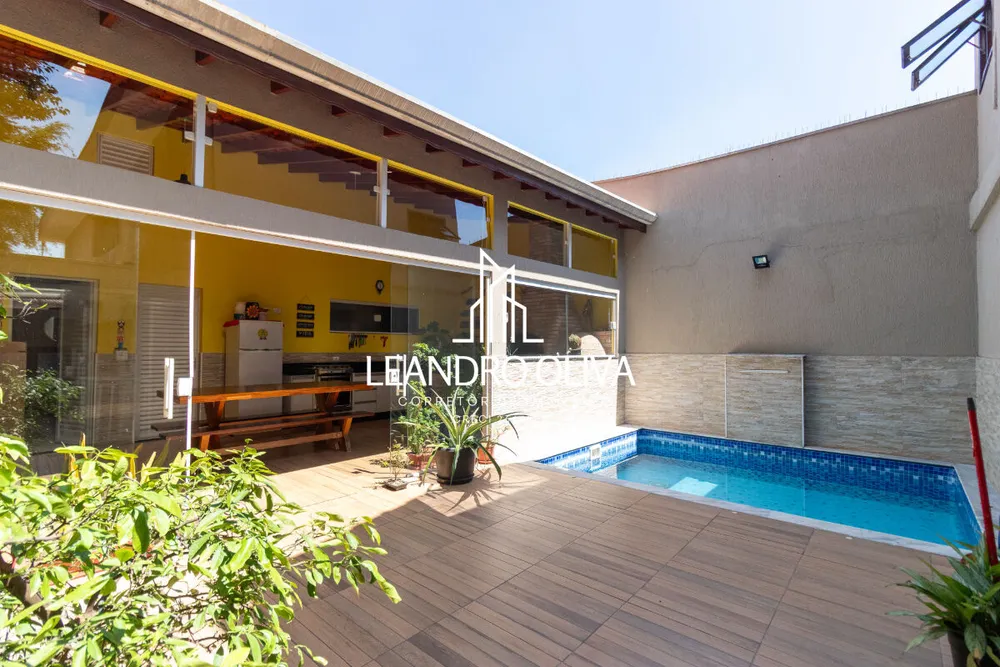 Sobrado, 3 quartos, 241 m² - Foto 4