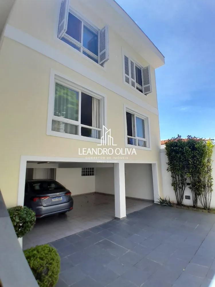 Casa, 3 quartos, 240 m² - Foto 1