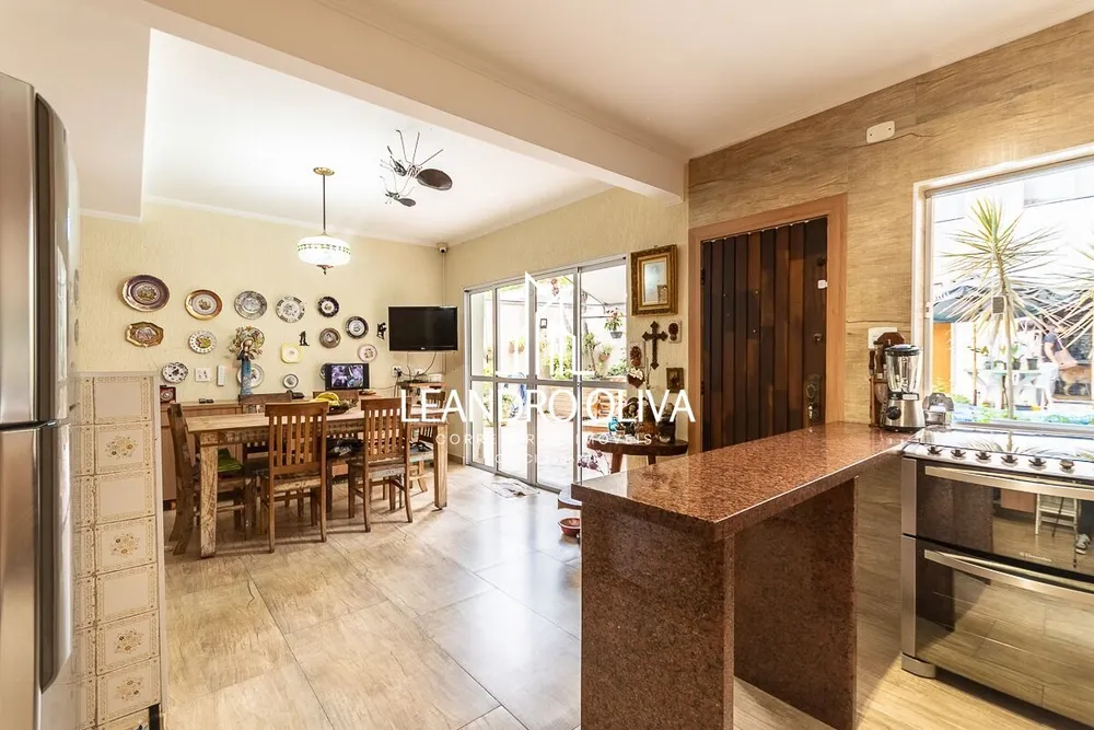 Casa, 4 quartos, 267 m² - Foto 2