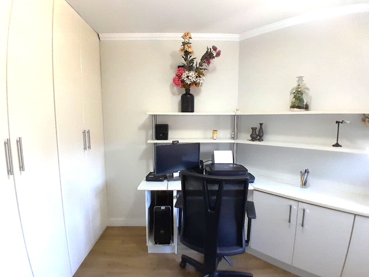 Apartamento à venda com 3 quartos, 96m² - Foto 4