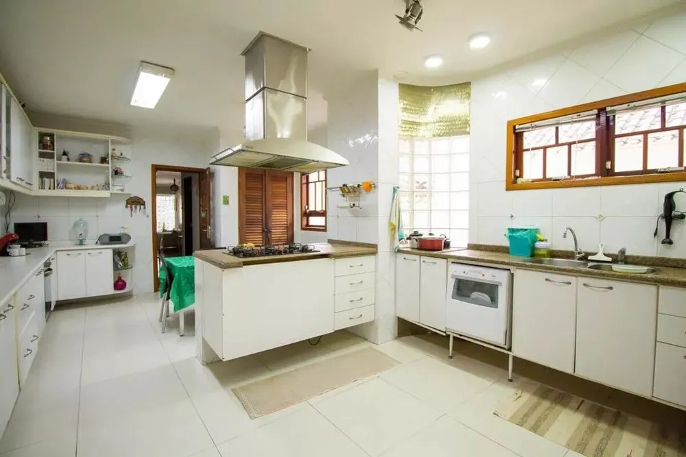 Casa, 4 quartos, 285 m² - Foto 2