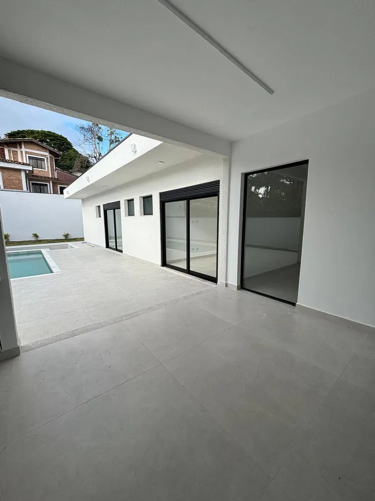 Casa, 4 quartos, 240 m² - Foto 4