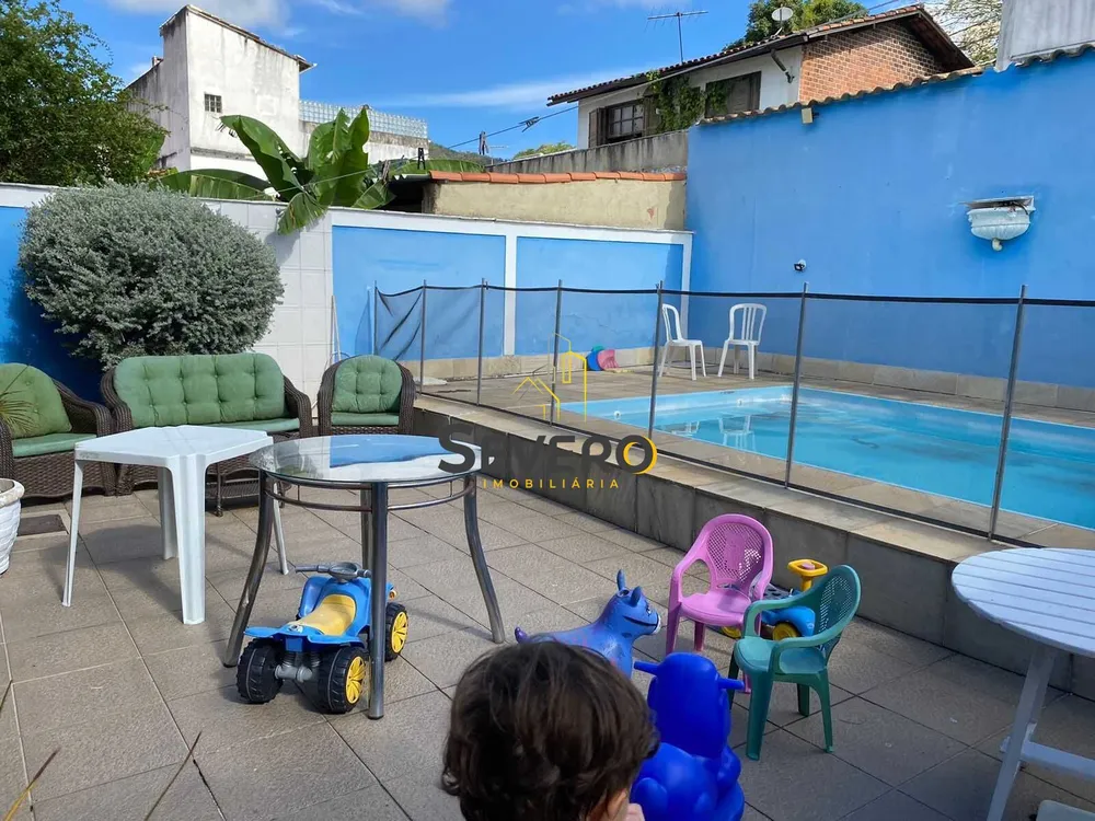Casa, 4 quartos, 207 m² - Foto 1