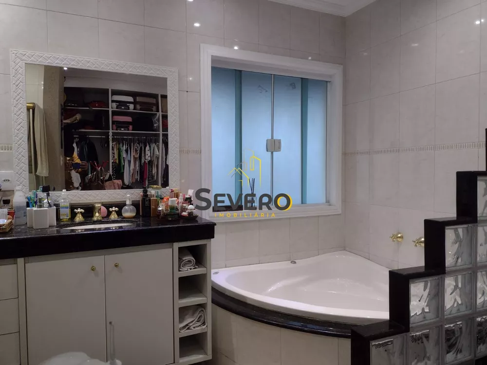 Casa, 4 quartos, 240 m² - Foto 18