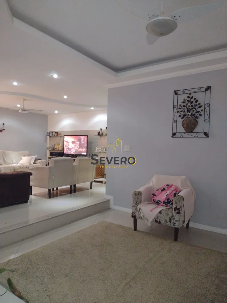 Casa, 4 quartos, 240 m² - Foto 19