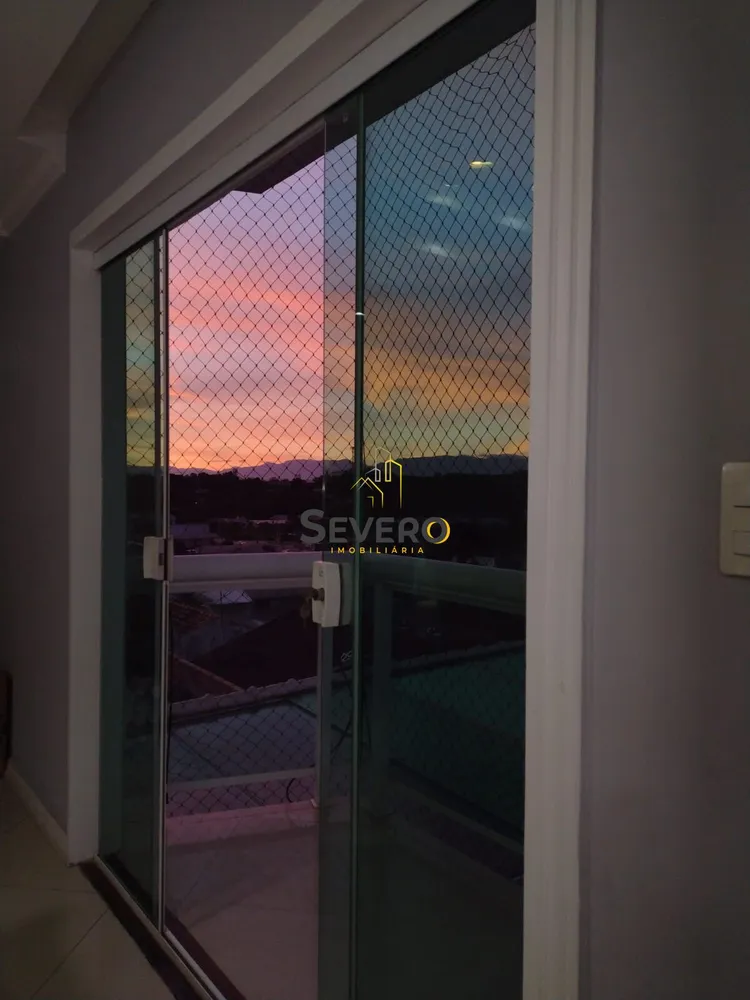 Casa, 4 quartos, 240 m² - Foto 12