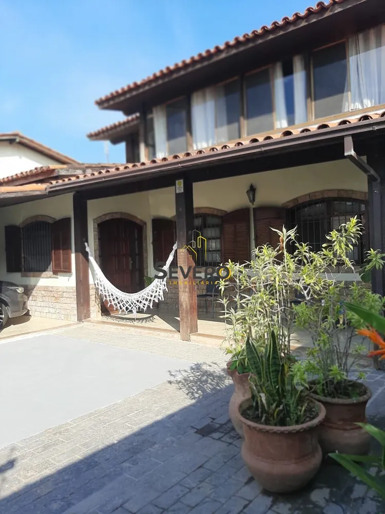 Casa, 6 quartos, 295 m² - Foto 1