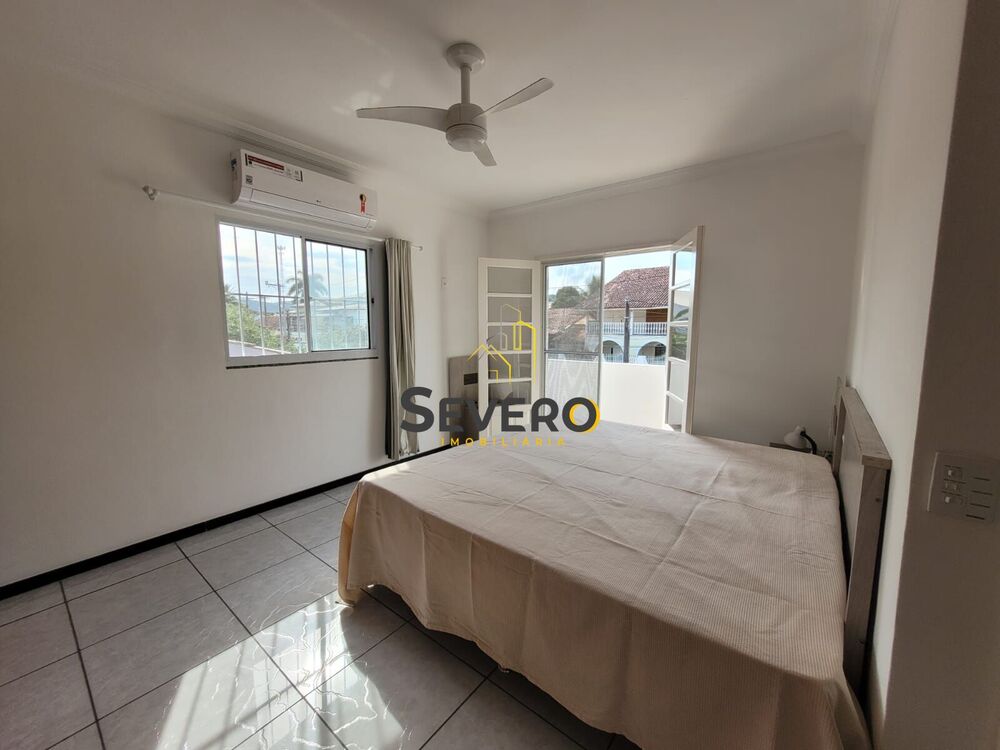 Casa à venda com 6 quartos, 218m² - Foto 6