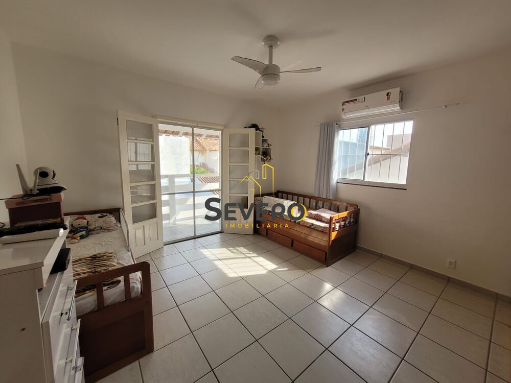 Casa à venda com 6 quartos, 218m² - Foto 10