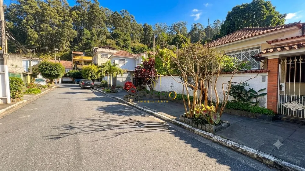 Casa, 3 quartos, 206 m² - Foto 2