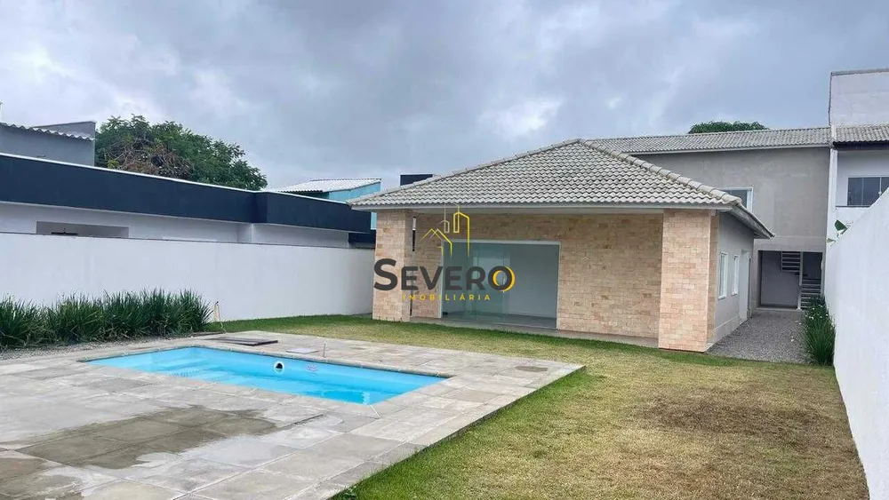 Casa, 6 quartos, 200 m² - Foto 1