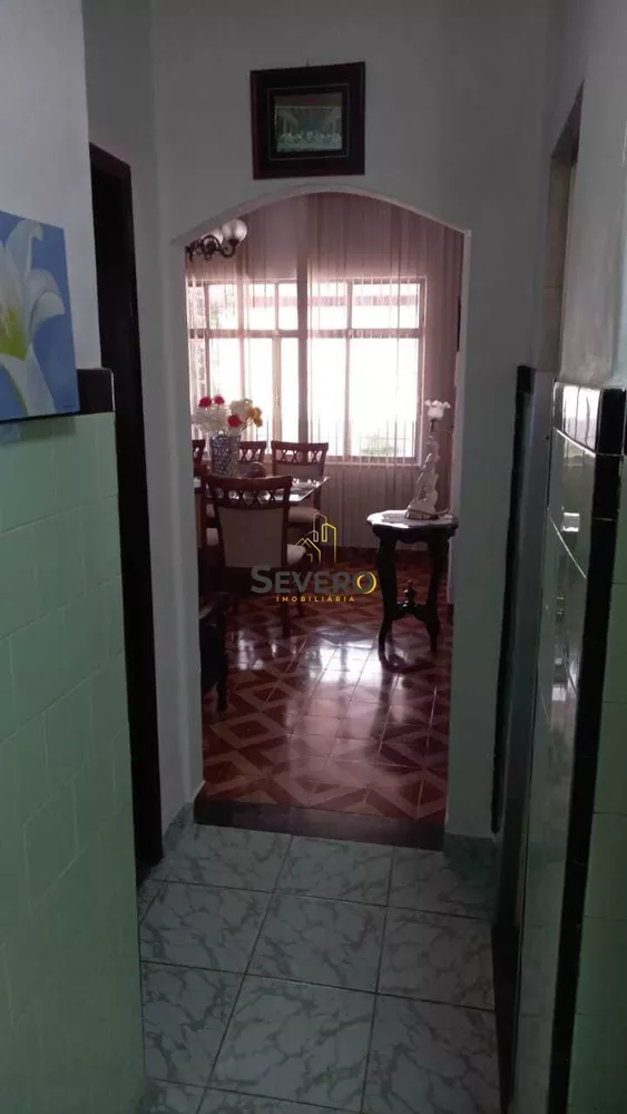 Casa, 4 quartos, 240 m² - Foto 28