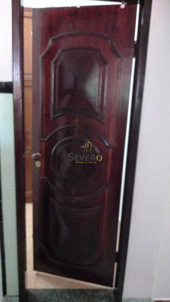 Casa, 4 quartos, 240 m² - Foto 11