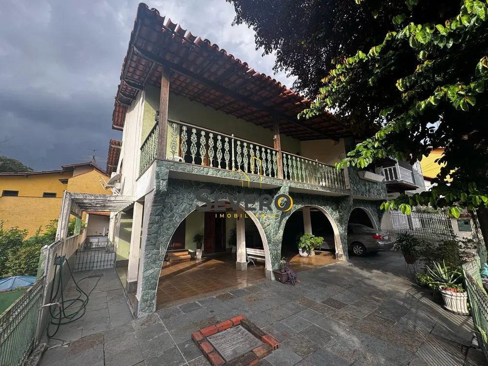 Casa, 4 quartos, 206 m² - Foto 1
