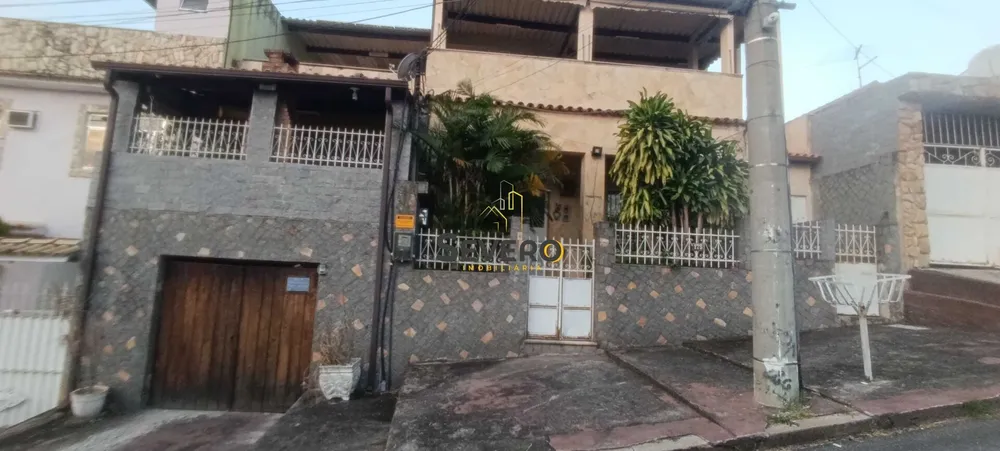 Casa, 5 quartos, 212 m² - Foto 1