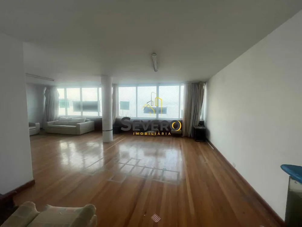 Apartamento, 3 quartos, 220 m² - Foto 1