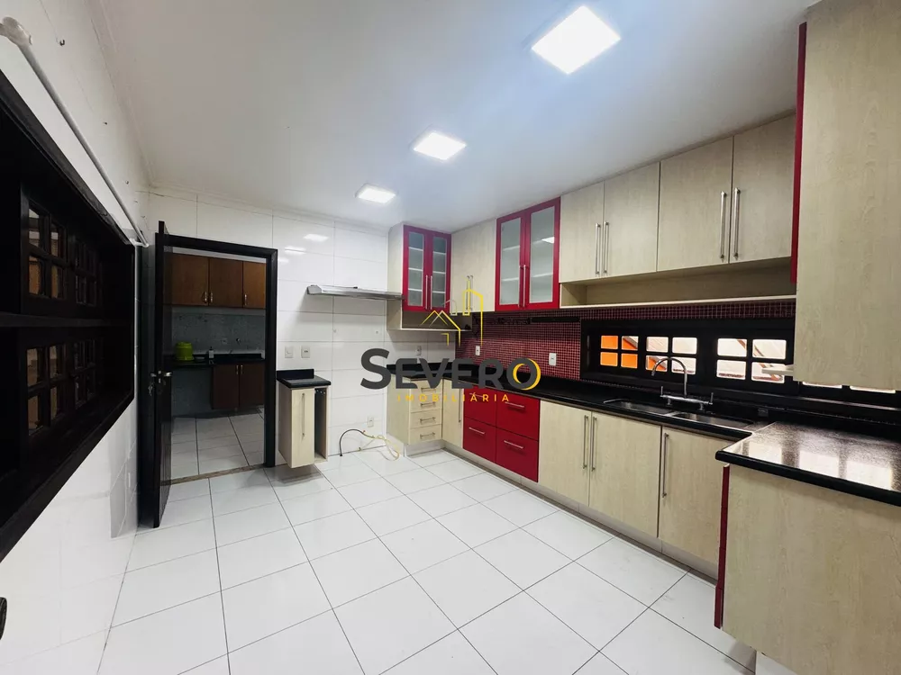 Casa, 3 quartos, 240 m² - Foto 11
