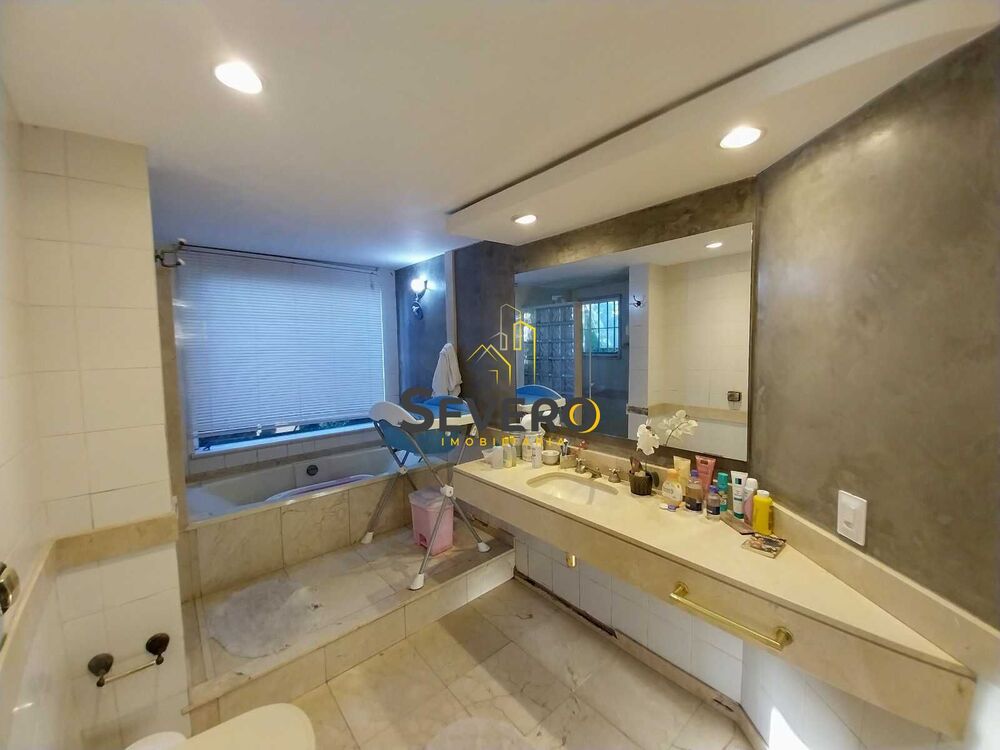 Casa de Condomínio à venda com 6 quartos, 300m² - Foto 9
