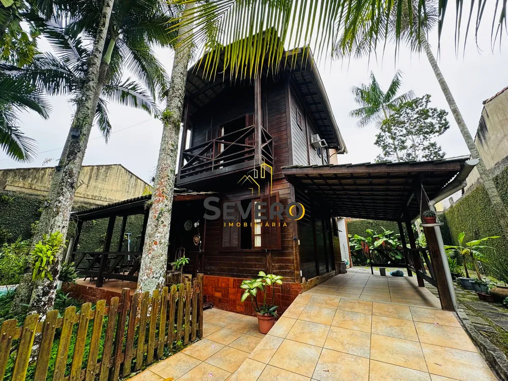 Casa, 3 quartos, 240 m² - Foto 1
