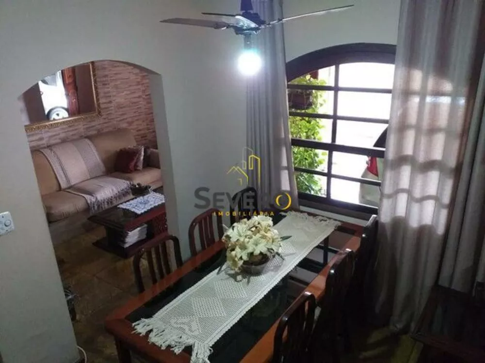 Casa, 3 quartos, 210 m² - Foto 3