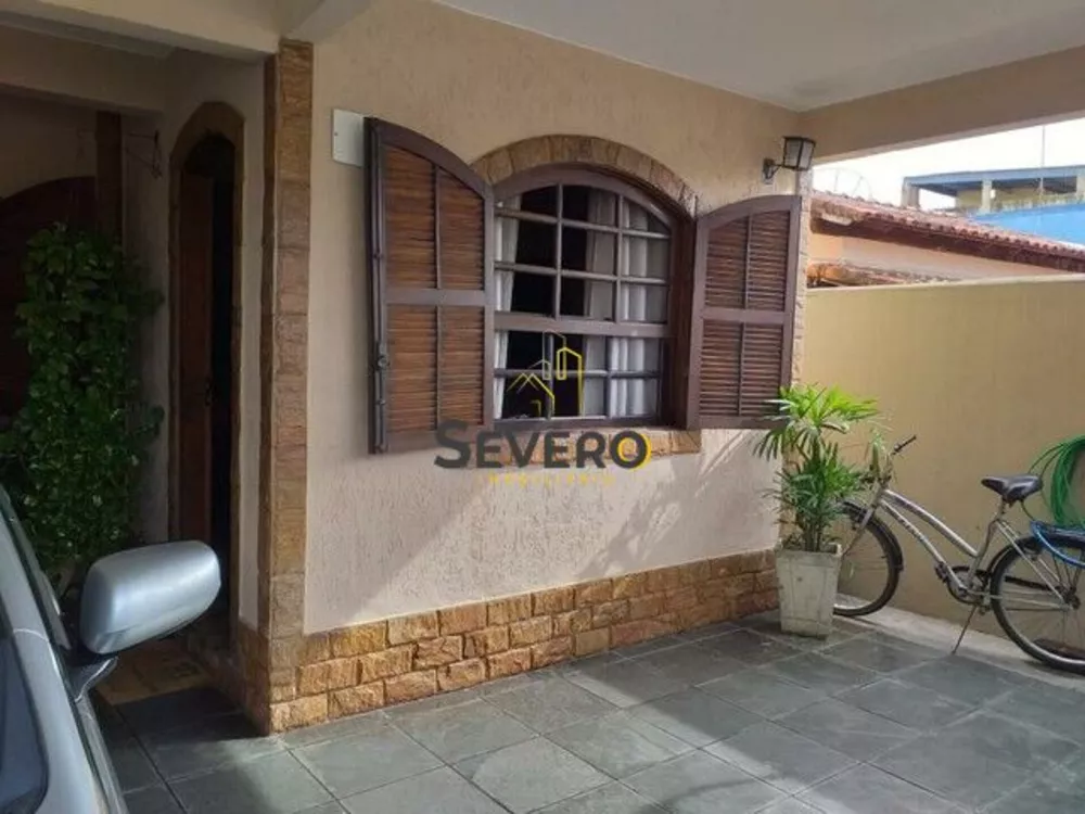 Casa, 3 quartos, 210 m² - Foto 2