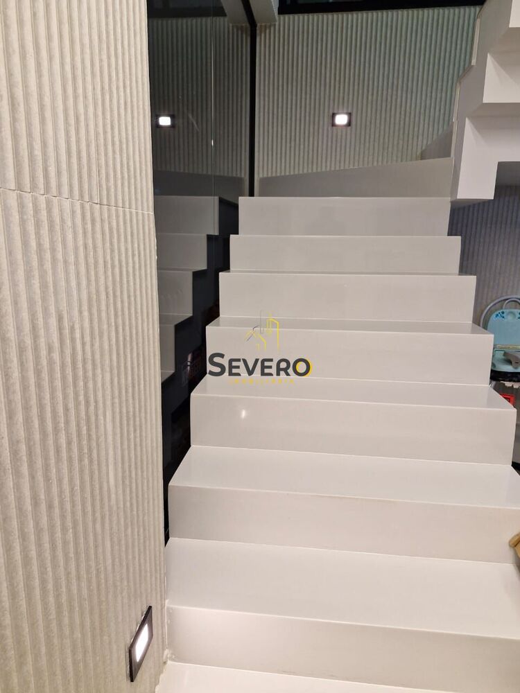 Casa, 4 quartos, 263 m² - Foto 1