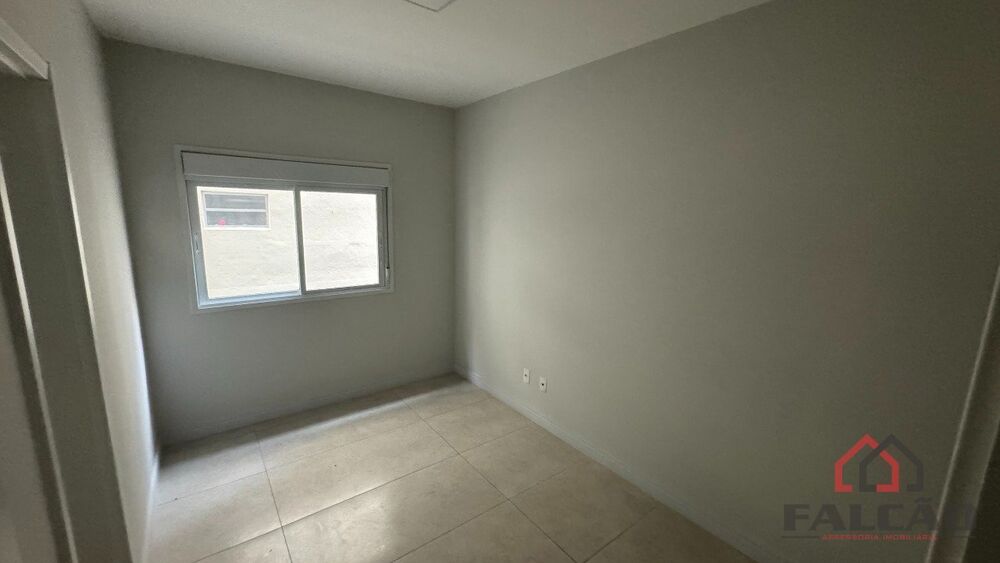Apartamento à venda com 2 quartos, 82m² - Foto 2
