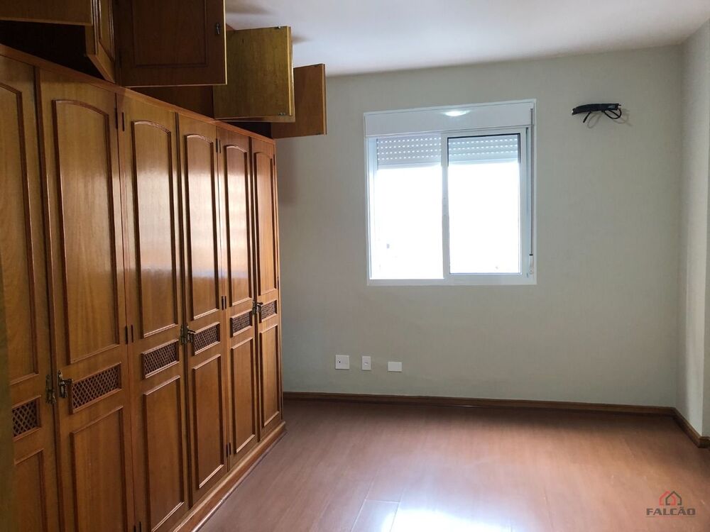 Apartamento para alugar com 2 quartos, 115m² - Foto 11