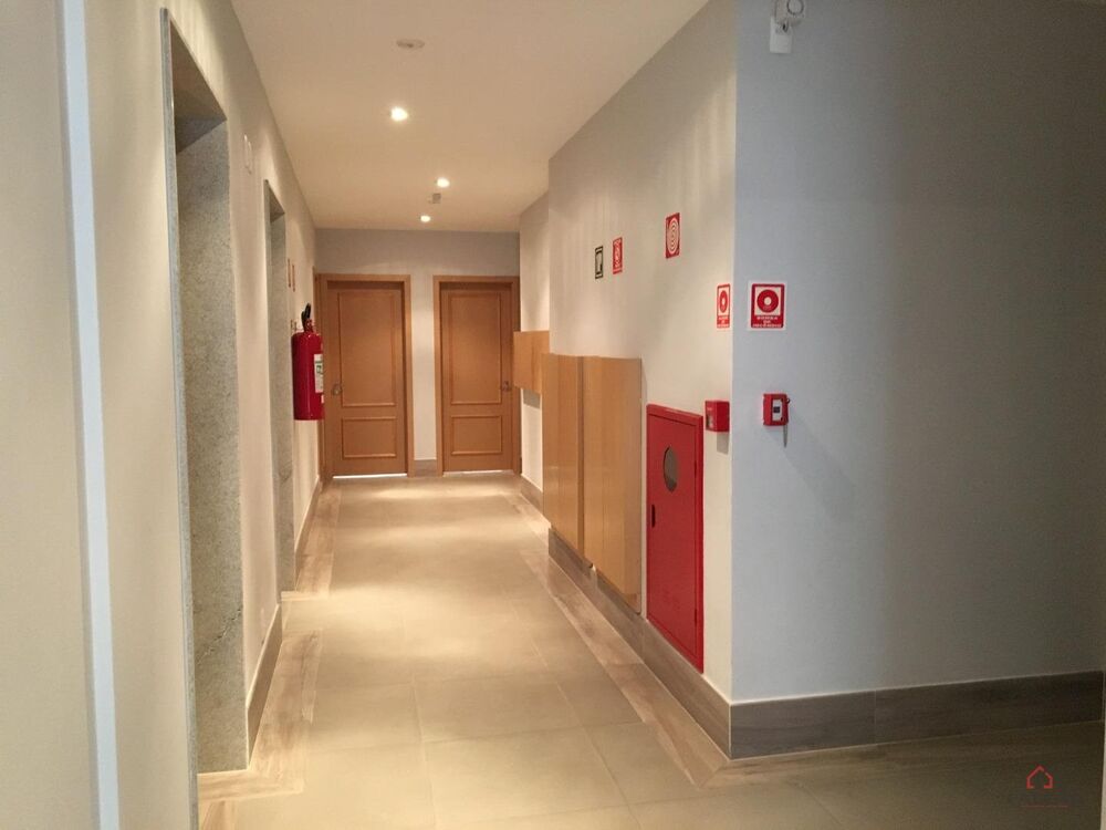 Apartamento à venda com 3 quartos, 130m² - Foto 4