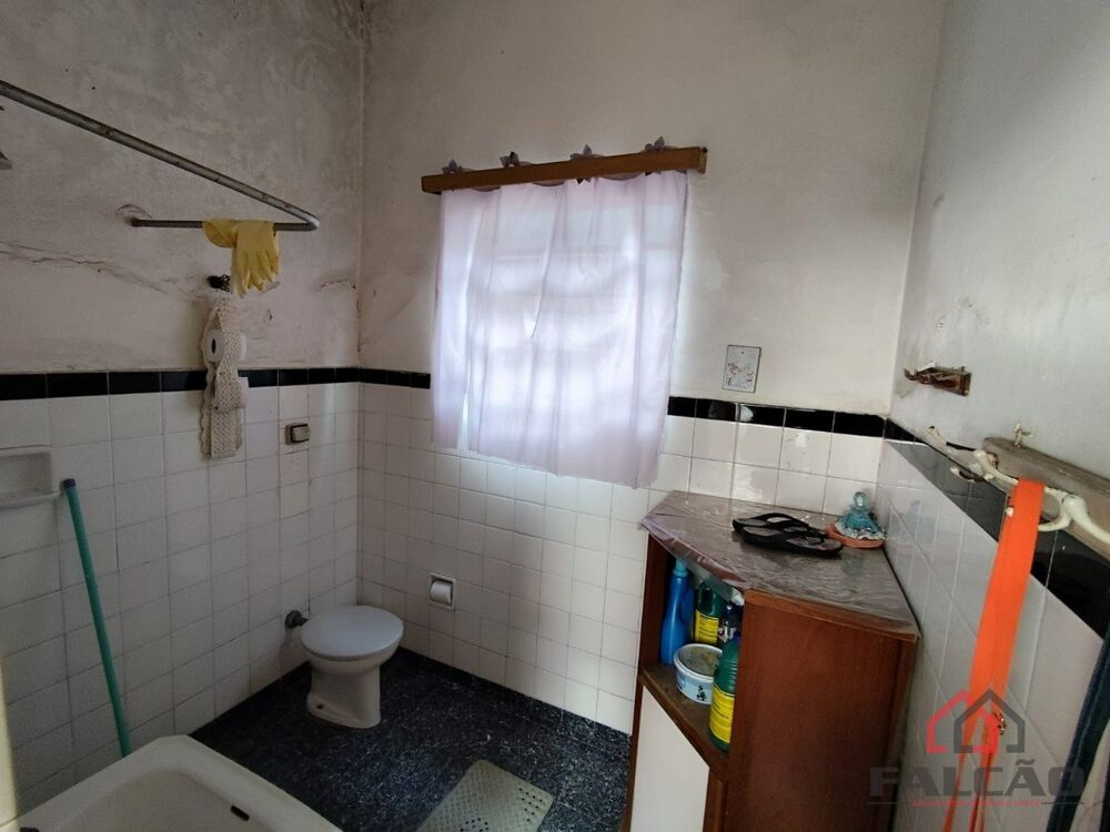 Casa à venda com 3 quartos, 218m² - Foto 3