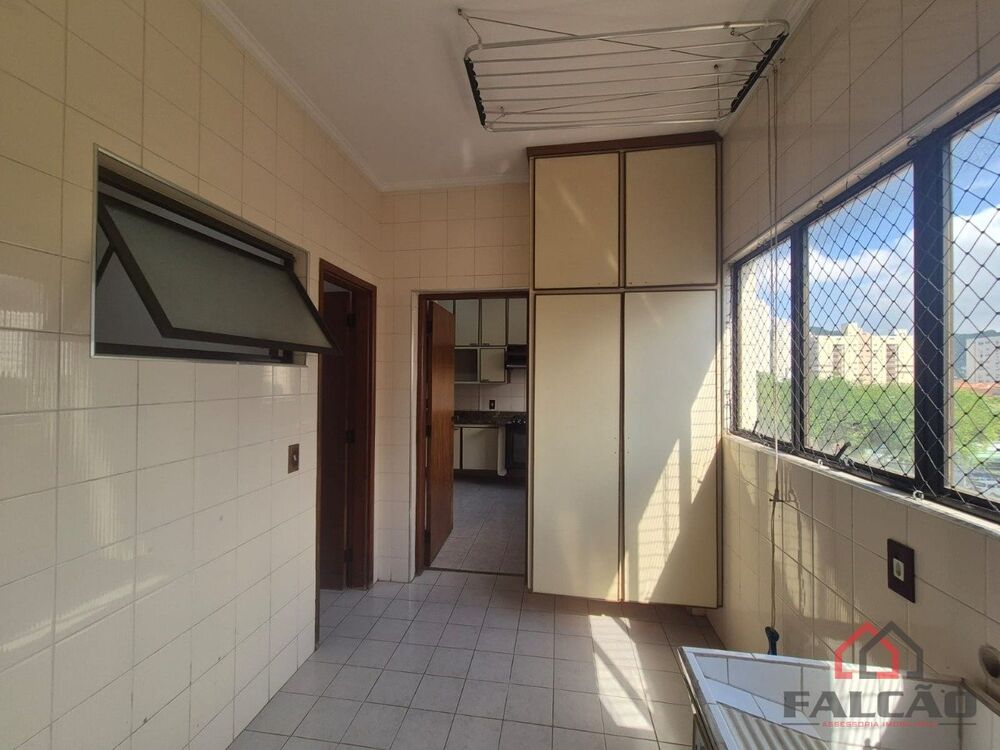 Apartamento à venda com 3 quartos, 140m² - Foto 6