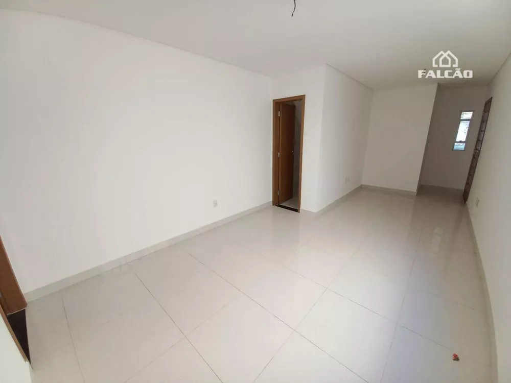 Casa à venda com 3 quartos, 110m² - Foto 2