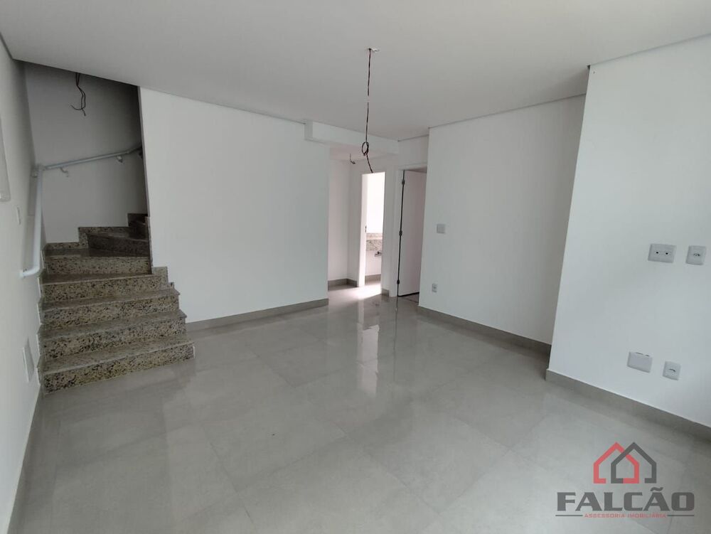 Sobrado à venda com 2 quartos, 100m² - Foto 2