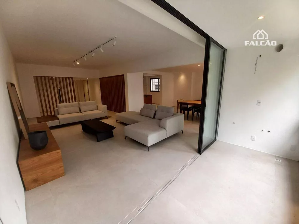 Apartamento à venda com 4 quartos, 251m² - Foto 2