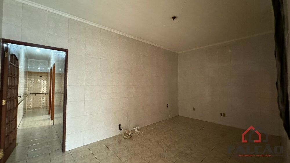 Casa à venda com 2 quartos, 103m² - Foto 3
