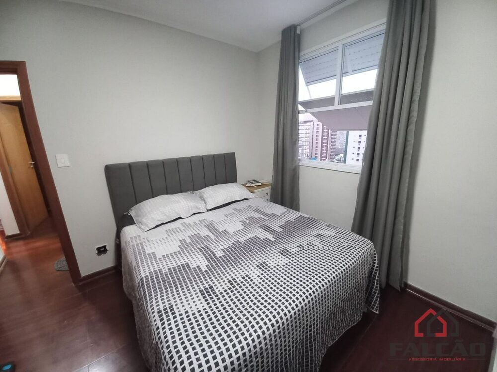 Apartamento à venda com 2 quartos, 75m² - Foto 4