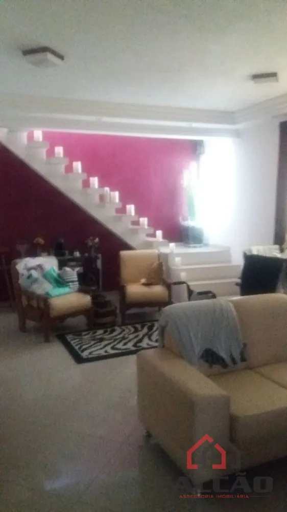 Sobrado, 3 quartos, 268 m² - Foto 2