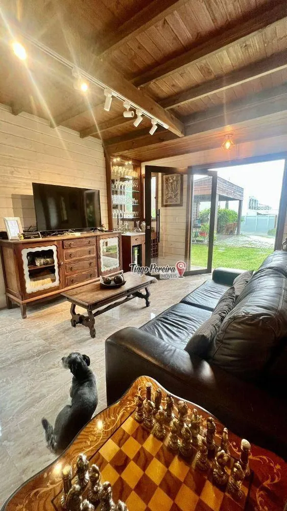 Casa, 4 quartos, 214 m² - Foto 2