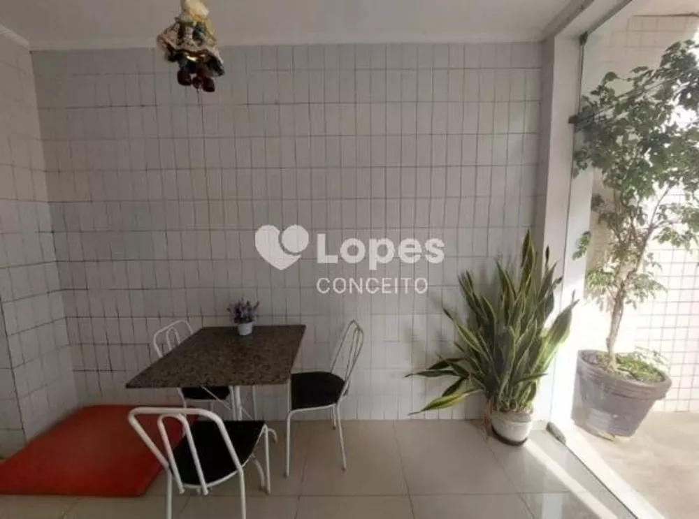 Casa à venda com 3 quartos, 180m² - Foto 4