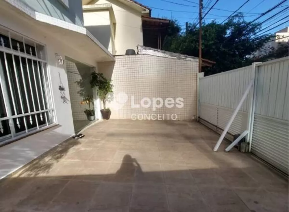 Casa à venda com 3 quartos, 180m² - Foto 2