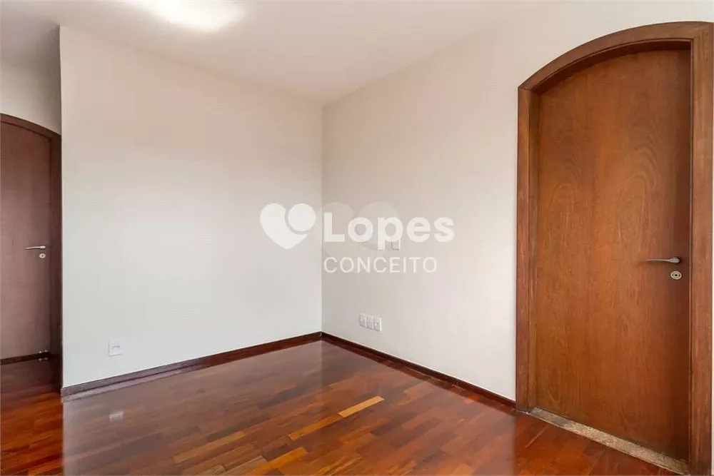 Apartamento à venda com 3 quartos, 240m² - Foto 6