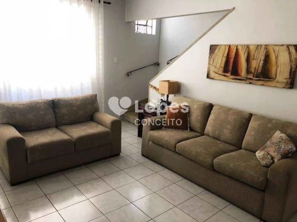 Casa à venda e aluguel com 4 quartos, 215m² - Foto 2