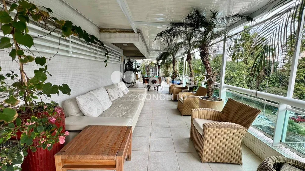 Apartamento, 3 quartos, 222 m² - Foto 1