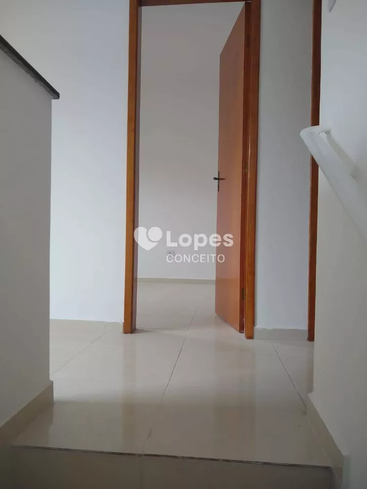 Casa à venda com 2 quartos, 41m² - Foto 3