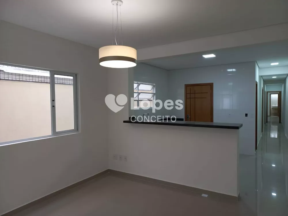 Casa à venda com 3 quartos, 270m² - Foto 4