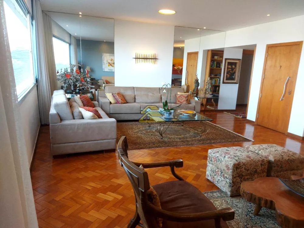 Apartamento à venda com 4 quartos, 215m² - Foto 1